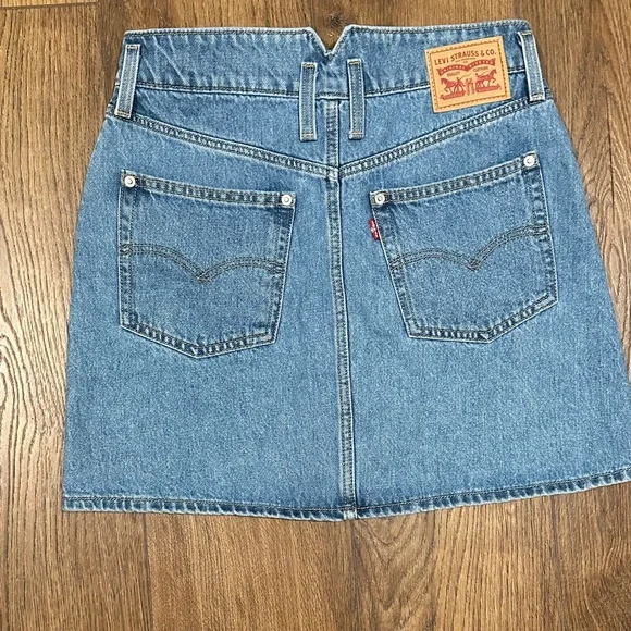 Levi's Blue Denim Mini Skirt - Picture 2 of 4